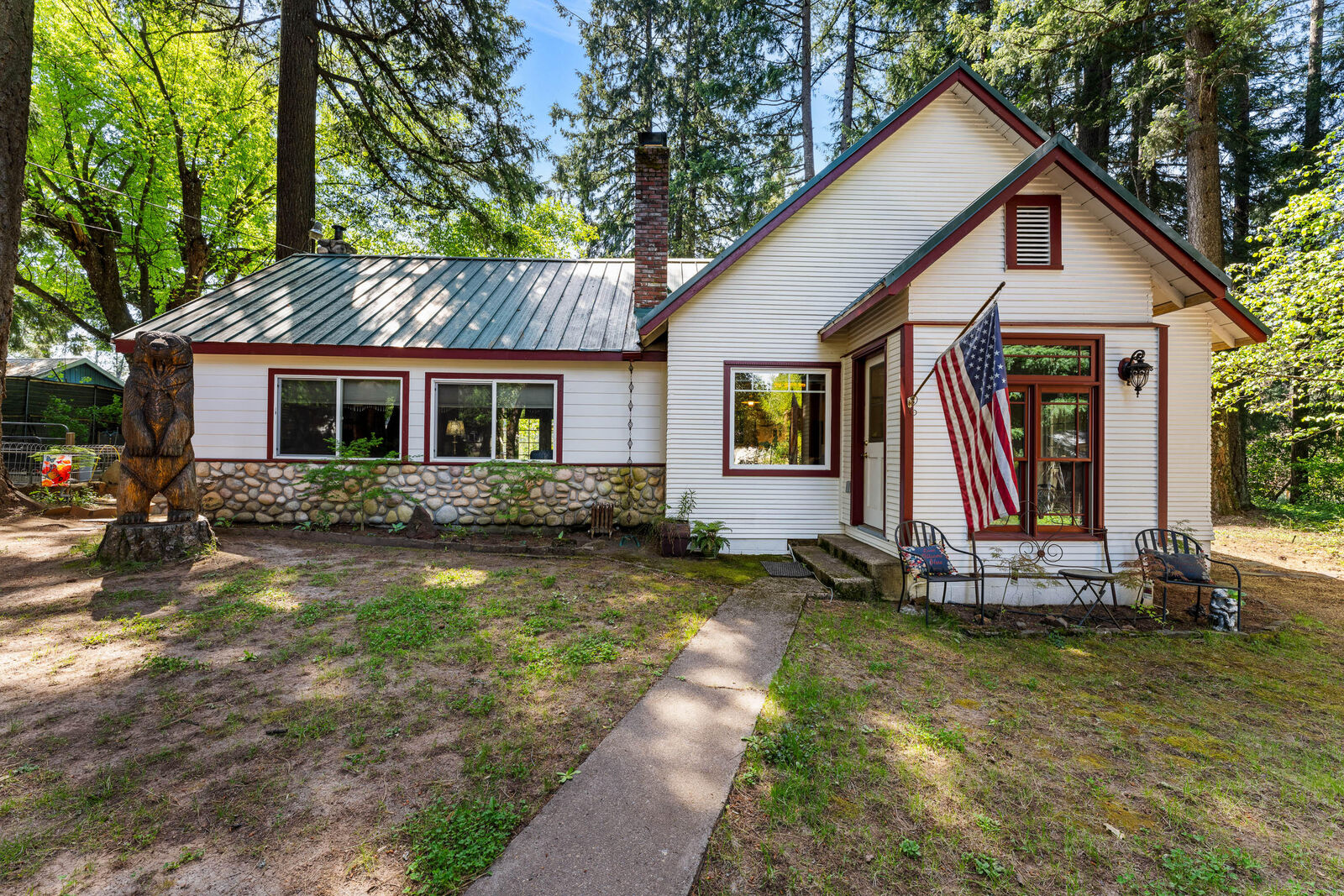 Property Photo:  1631 Mill Creek Drive  OR 97536 