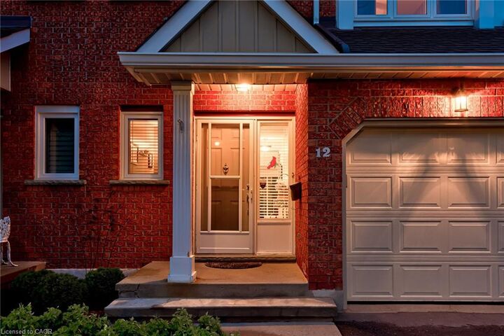 Property Photo:  523 Beechwood Drive 12  ON N2T 2G7 
