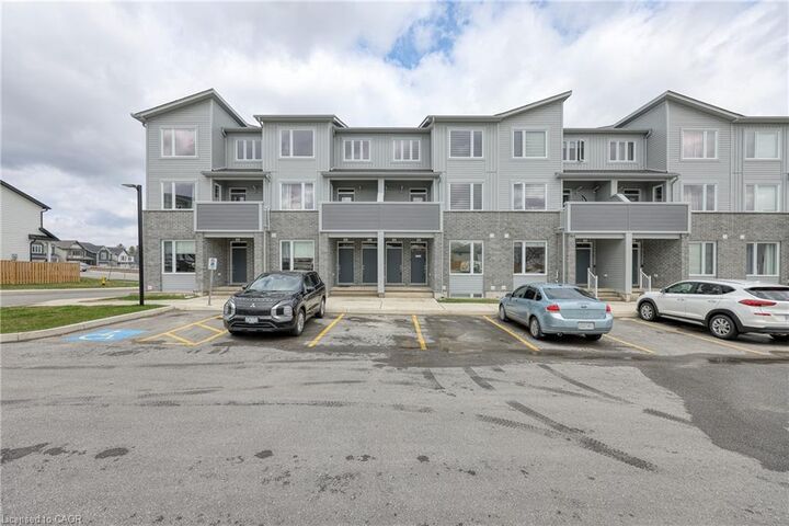 Property Photo:  925 Deveron Crescent 12  ON N5Z 0B6 