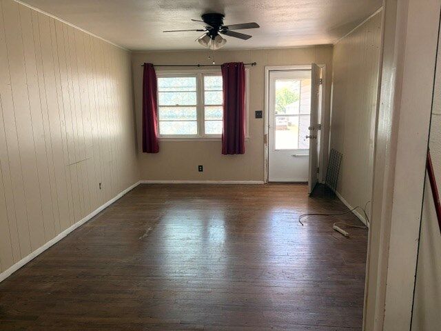 Property Photo: 303 33rd St TX 79549