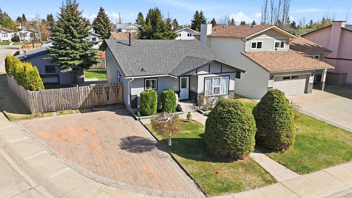 Property Photo:  35 Ray Avenue  AB T4P 3B9 