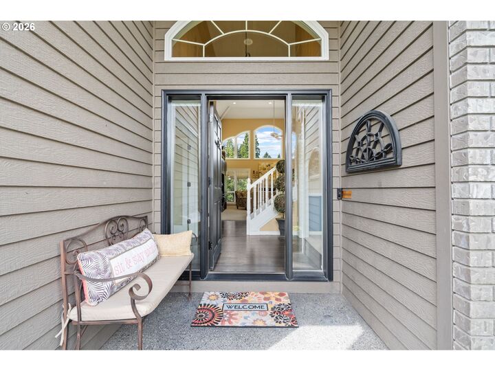 Property Photo:  2809 SE Myrtlewood Way  OR 97080 