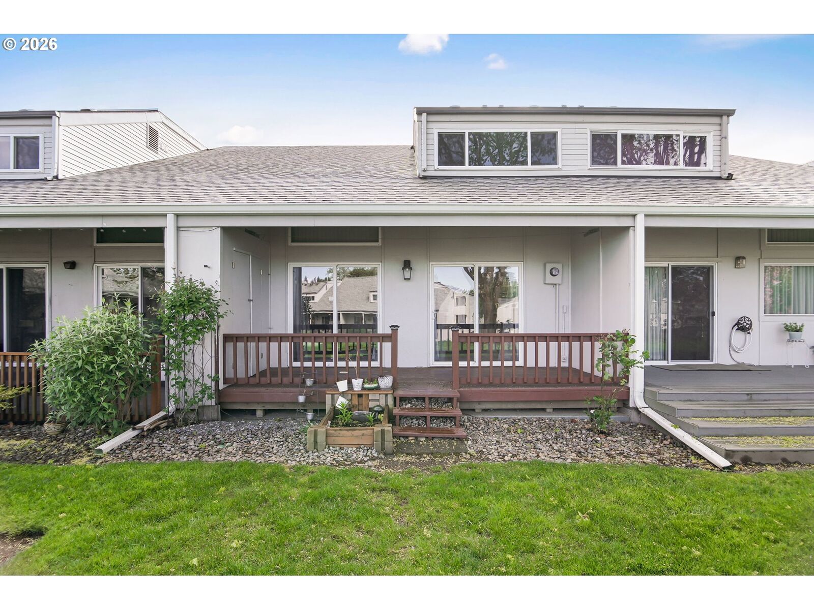 Property Photo:  409 NE 85th St E  WA 98665 