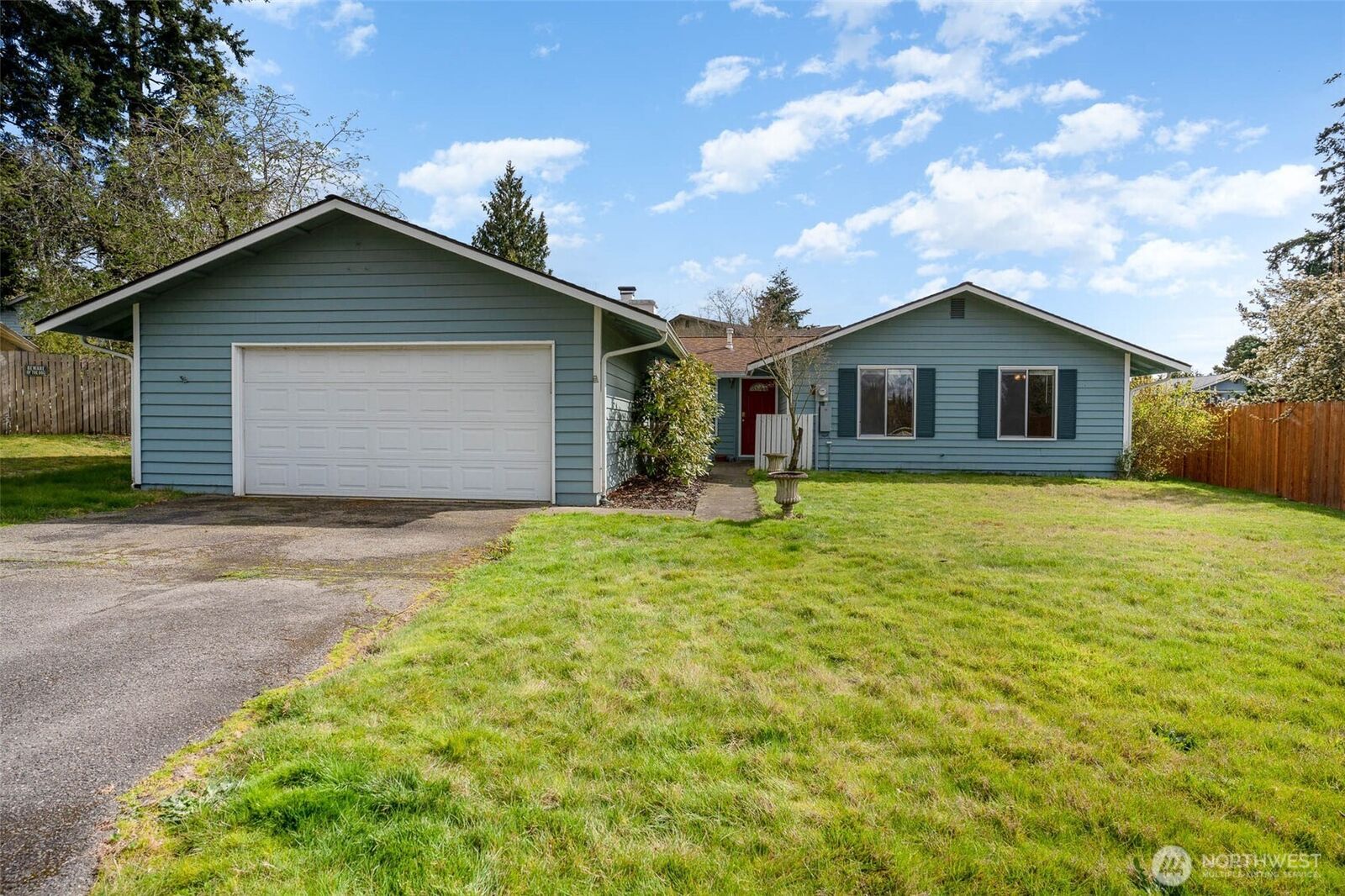 Property Photo: 2107 SE 21st Court WA 98055