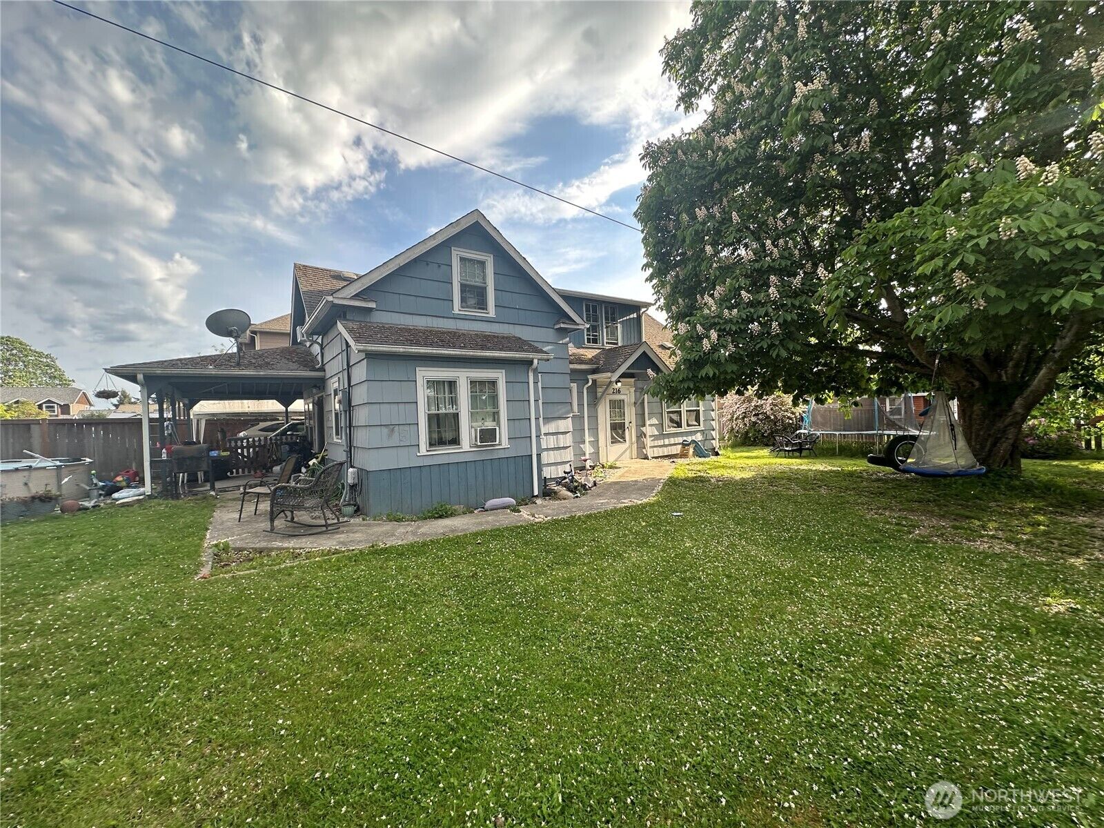 Property Photo:  216  127th Street E  WA 98445 