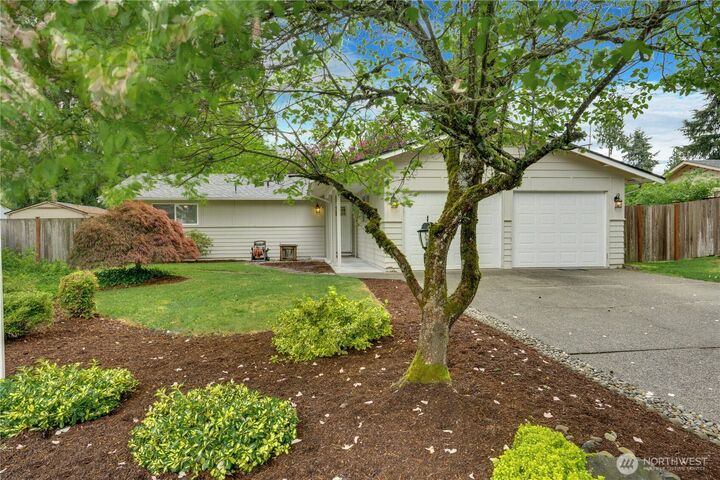 Property Photo: 5615 78th Street E WA 98371