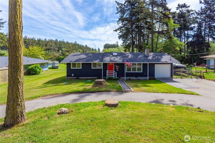 Property Photo:  1986  Peacock Lane  WA 98277 