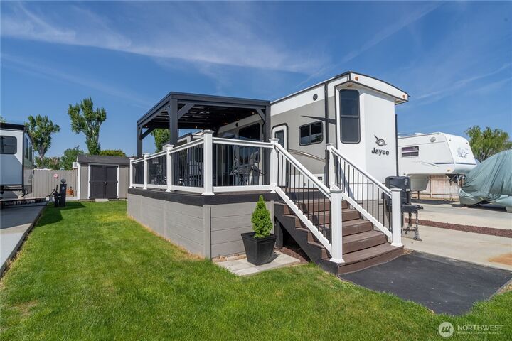Property Photo:  7037  Hwy 262  WA 99344 