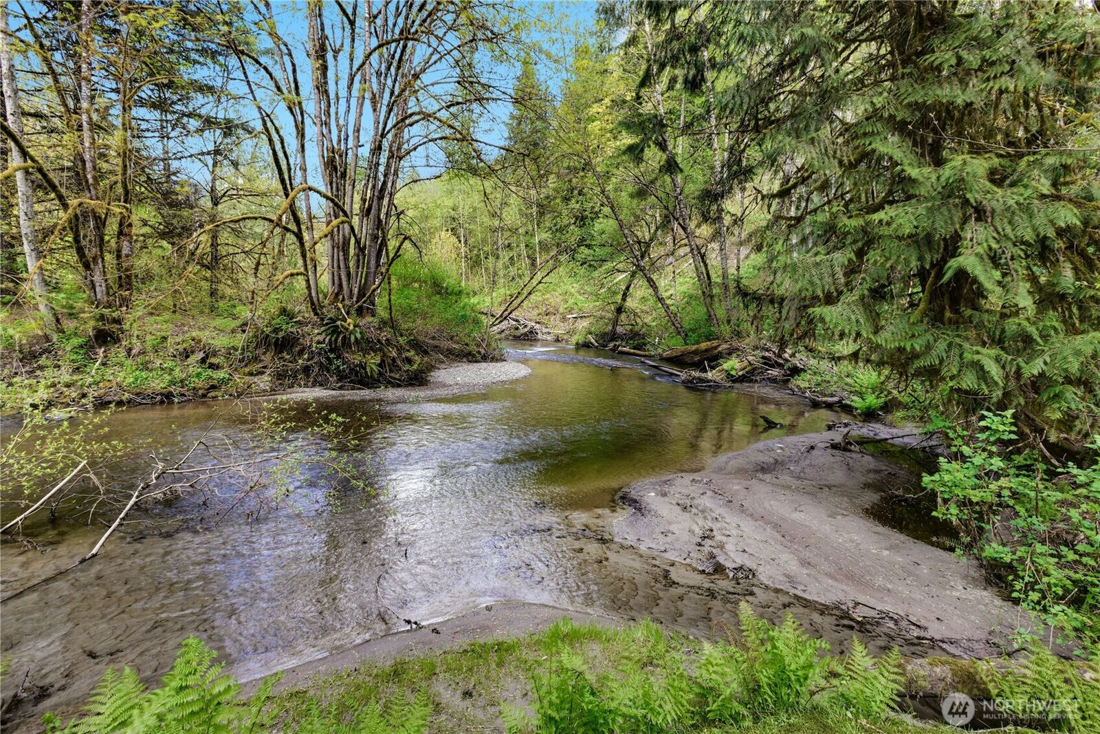 Property Photo: 14124 229th Drive SE WA 98027