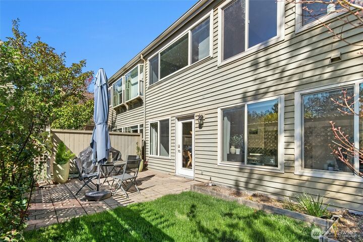 Property Photo:  447  7th Avenue  WA 98033 