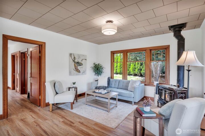 Property Photo:  5829 S 2nd Avenue  WA 98208 