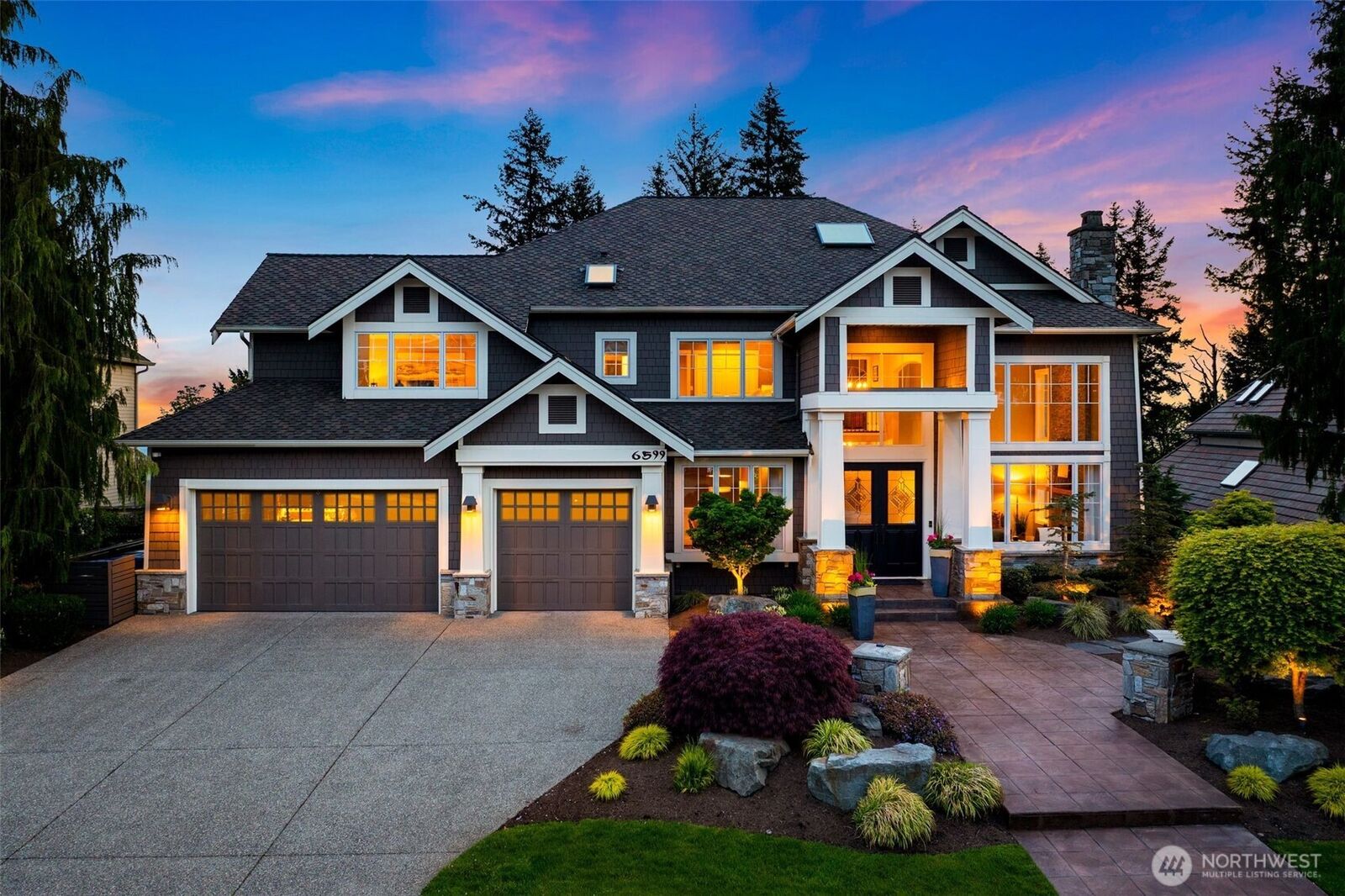 Property Photo:  6599  170th Place SE  WA 98006 