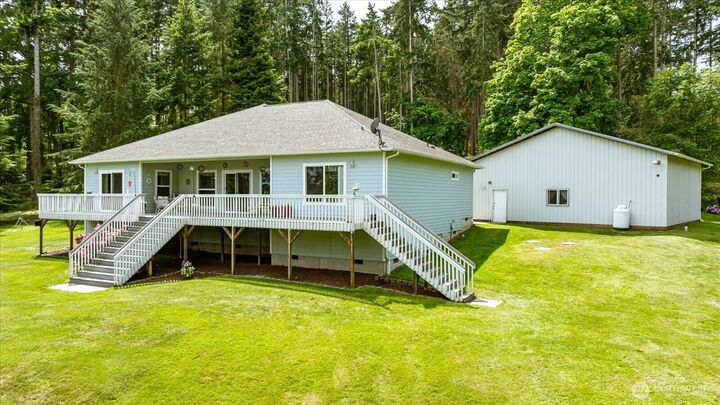 Property Photo: 152 E Morris Road WA 98239