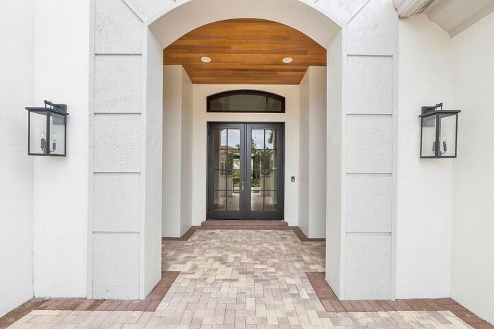 Property Photo: 10342 Emerson Street FL 33076