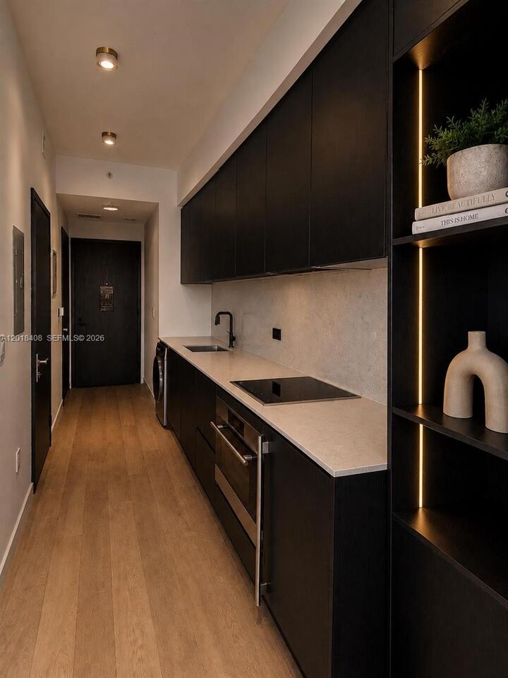 Property Photo:  20 NE 11th 4203A  FL 33132 
