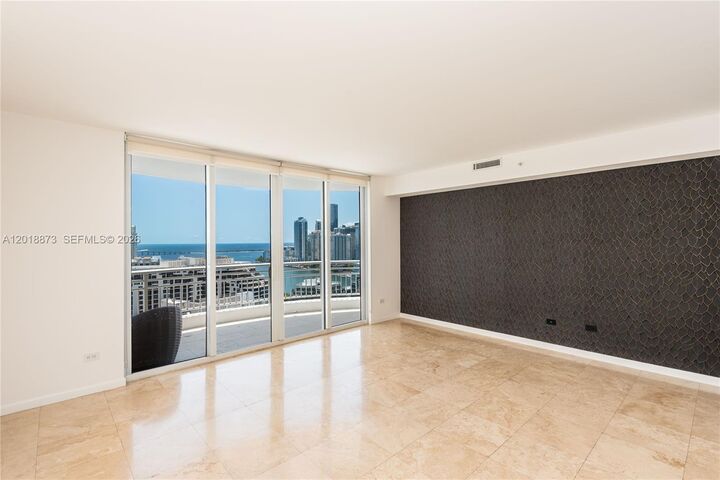 Property Photo: 848 Brickell Key Dr 2703 FL 33131
