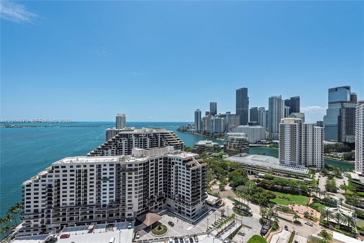 Property Photo:  848 Brickell Key Dr 2703  FL 33131 