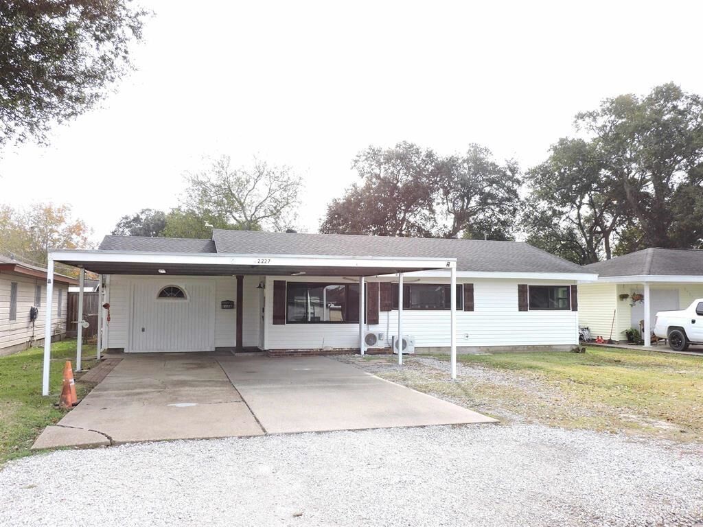 Property Photo:  2227- 10th St.  TX 77651 