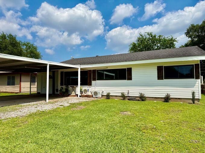 Property Photo:  2227 10th St.  TX 77651 