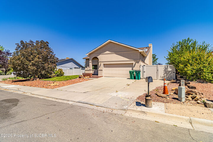 Property Photo:  504 E Diamond Street  NM 87401 