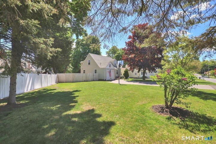 Property Photo:  21 Kensington Street  CT 06040 
