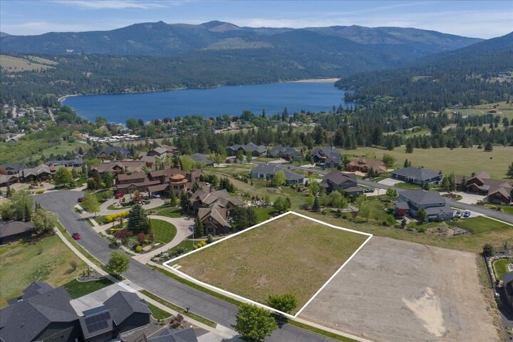 Property Photo:  22150 E Bennett Ln  WA 99019 