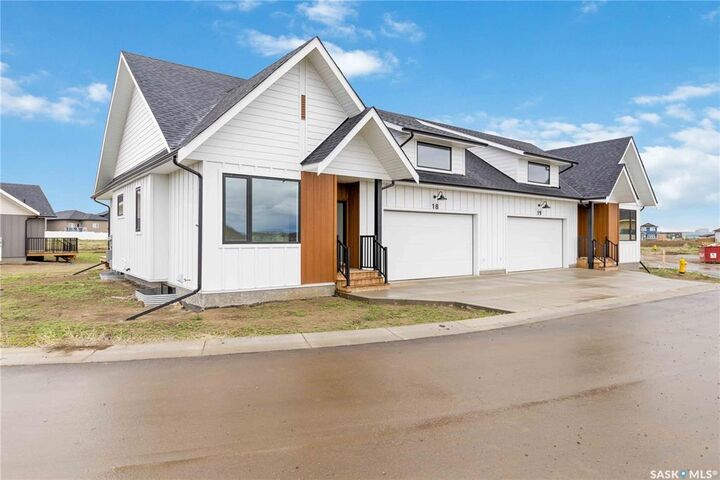 Property Photo: 105 Hathway Crescent 37 SK S7V 0P5