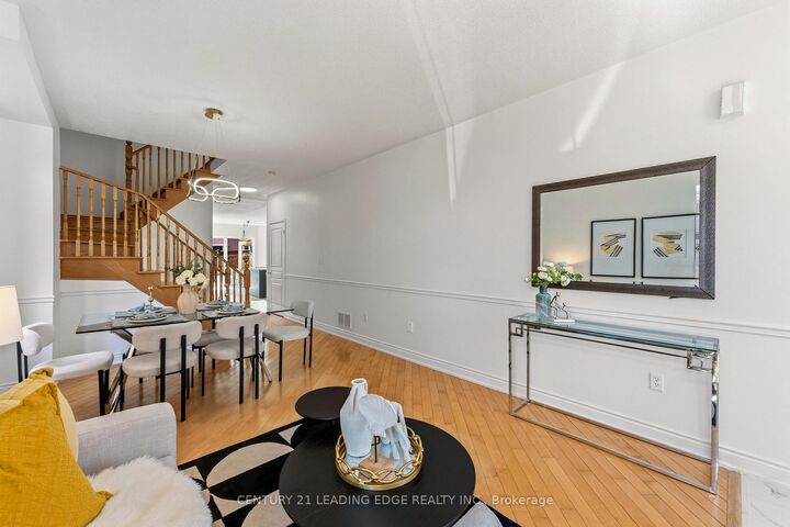 Photo de la propriété:  114 Alfred Paterson Drive  ON L6E 1L5 