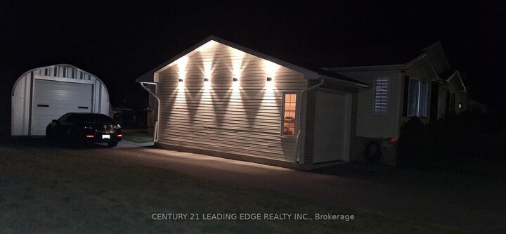 Property Photo:  61 Wilkins Street A  ON K8V 3M6 