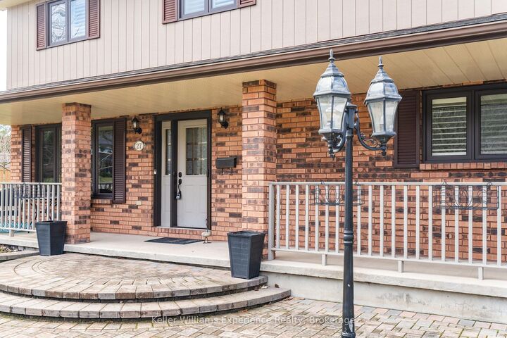 Property Photo: 27 Rosewood Avenue ON L0L 1X0