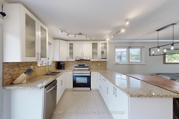 Property Photo: 16 Palgrave Crescent ON L6W 1C9