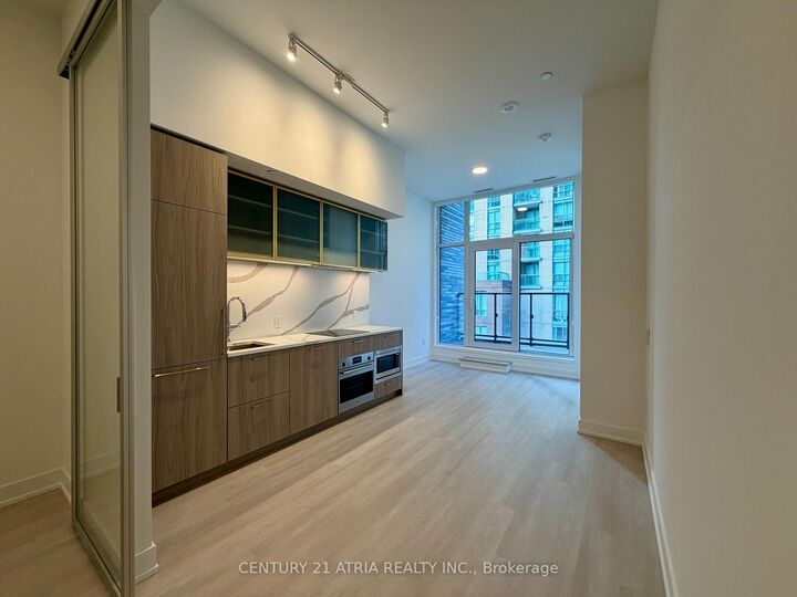 Property Photo: 36 Olive Avenue 301 ON M2N 0M4