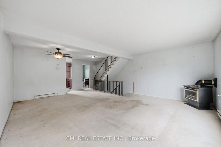 Property Photo: 2440 Bromsgrove Road 71 ON L5J 4J7