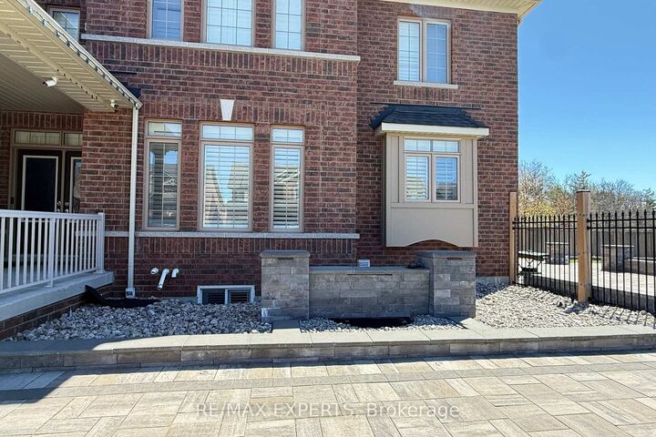 Property Photo: 22 Travers Gate ON L9X 0S8