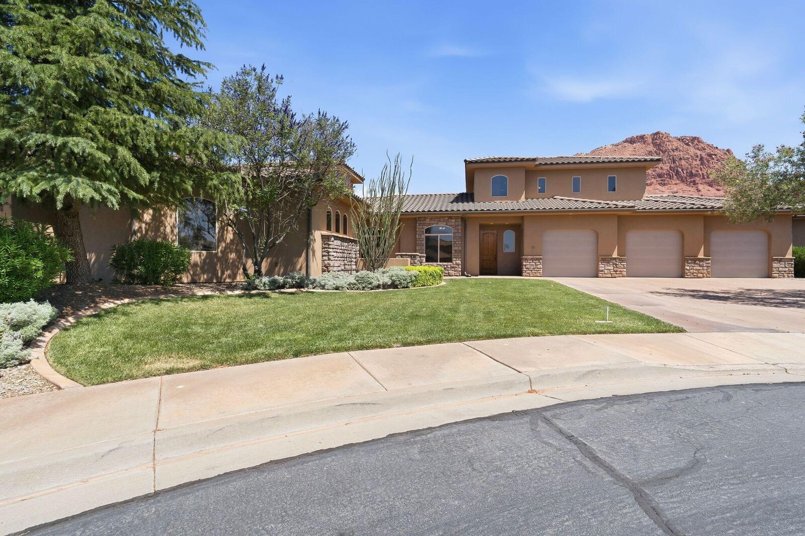 Property Photo:  39 N 150 W  UT 84738 