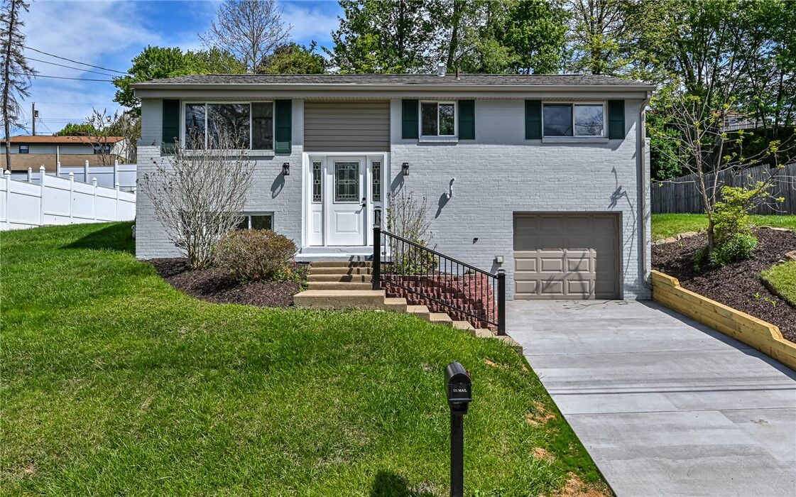 Property Photo: 4216 Havencrest Dr PA 15044