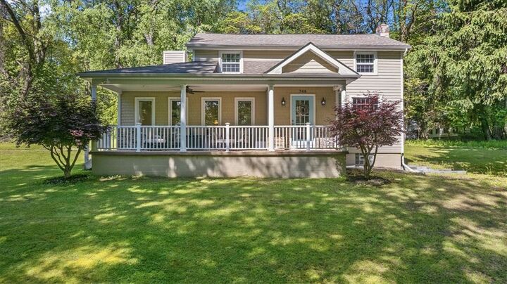 Property Photo:  746 Crawford Rd  PA 15237 