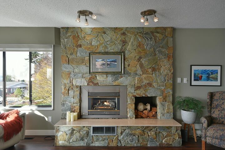 Property Photo: 4926 Laurel Avenue BC V7Z 0B7
