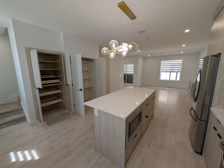 Property Photo:  15950 Alder Place 2  BC V4A 0C9 