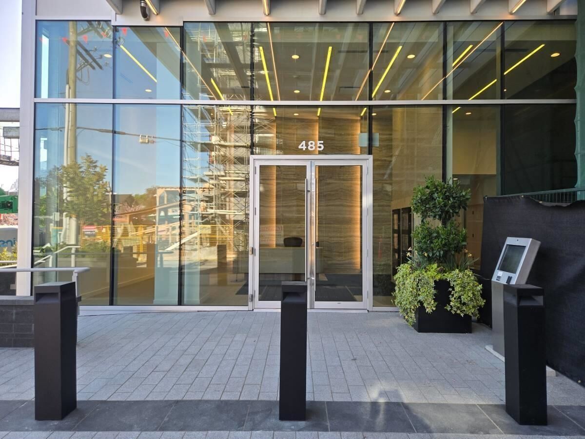 Property Photo:  485 W 42nd Avenue 2202  BC V5Y 0R6 