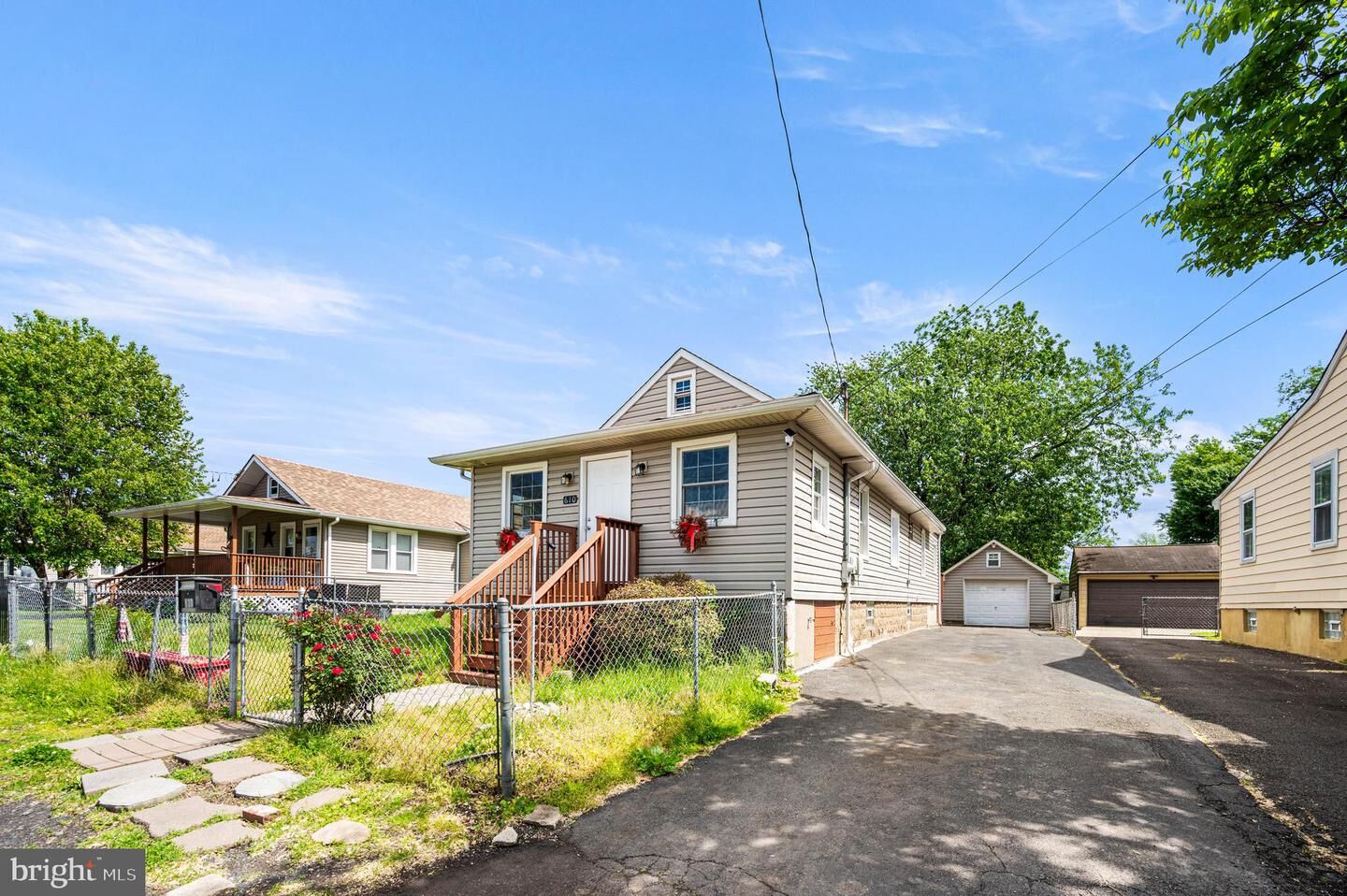 Property Photo: 610 Princess Avenue PA 19021