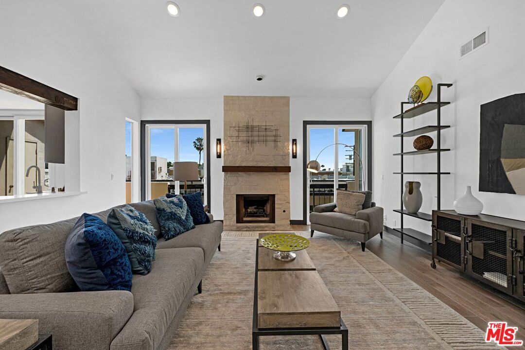 Property Photo:  723 Westmount Dr  CA 90069 