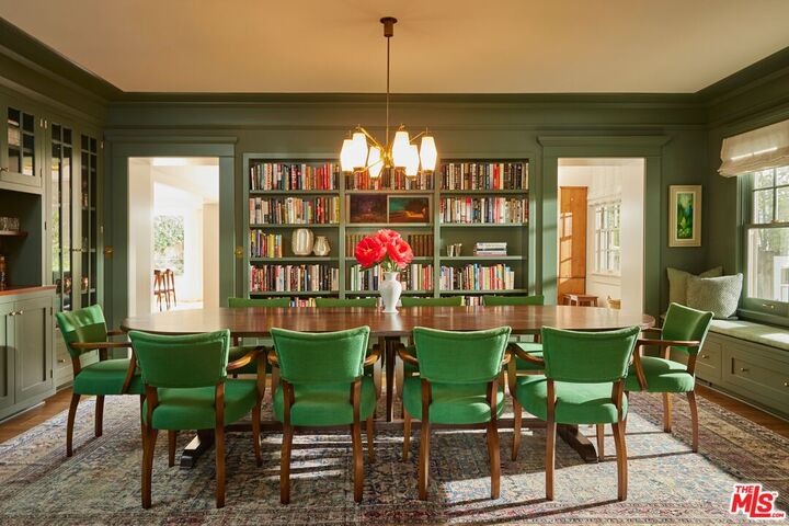 Property Photo:  214 S Van Ness Ave  CA 90004 
