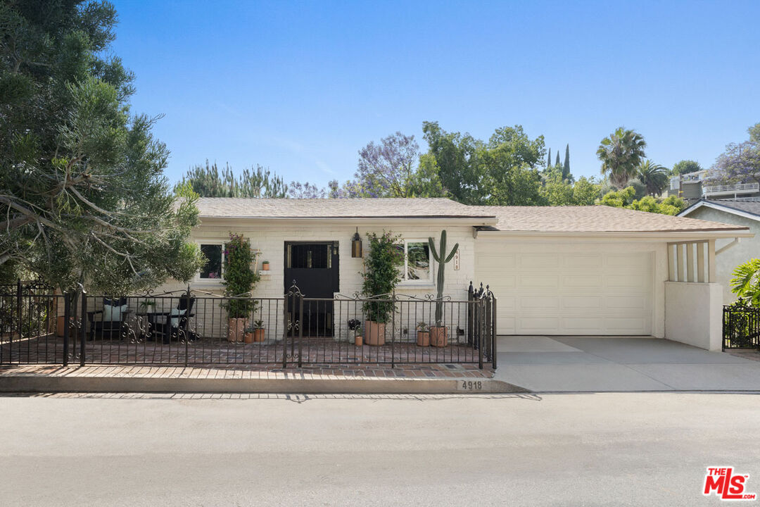 Property Photo: 4918 Seldner Ave CA 90032