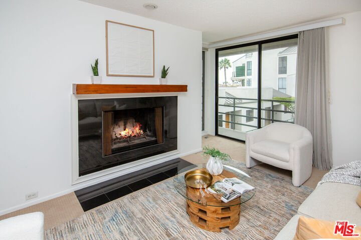 Property Photo:  2960 Neilson Way  CA 90405 