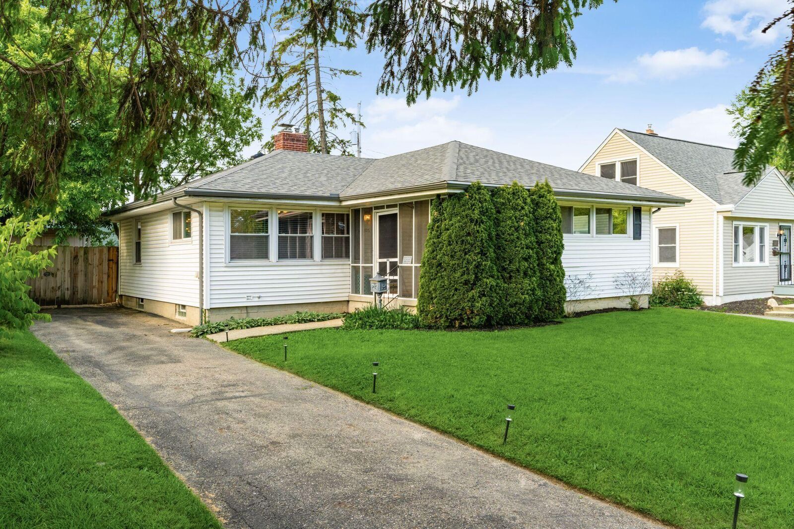 Property Photo:  2925 Ashby Road  OH 43209 