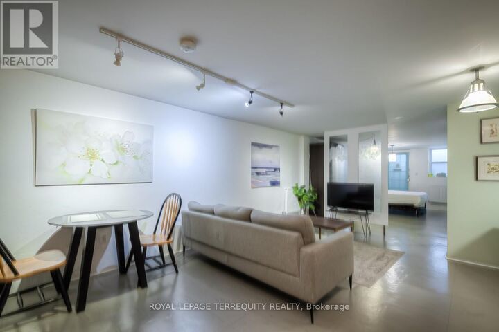 Property Photo:  26A Scarlett Road Bsmt  ON M6N 4K1 