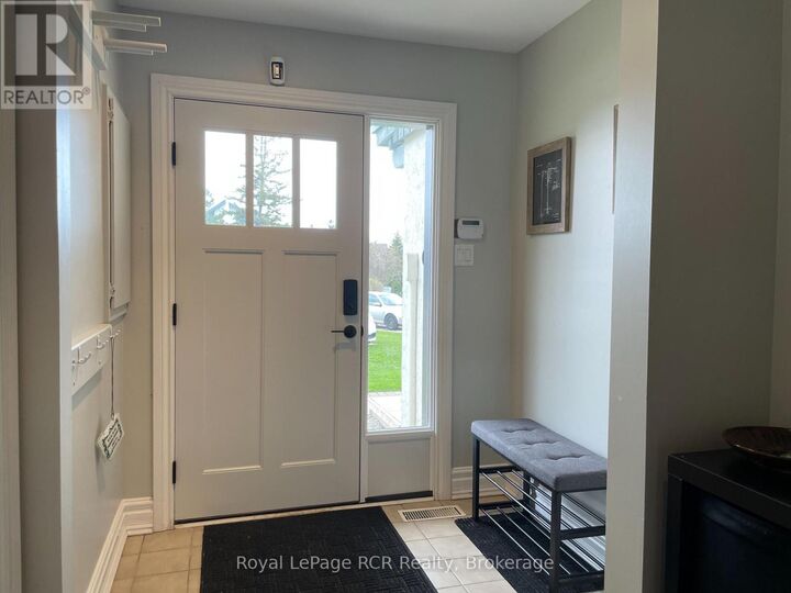Property Photo:  104 Kellies Way 14  ON L9Y 0L5 
