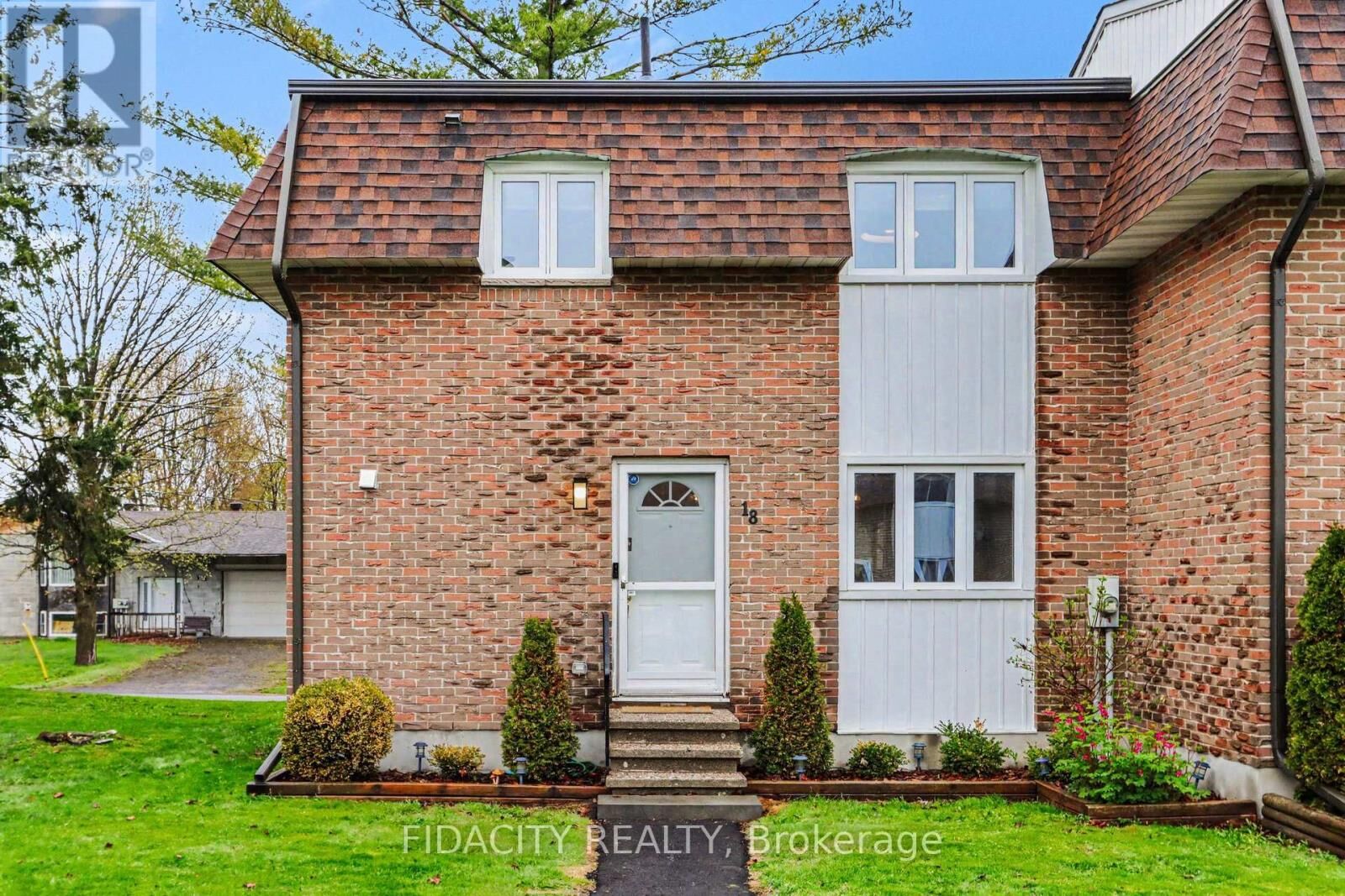 Property Photo:  68 King Street 18  ON K0A 2Z0 