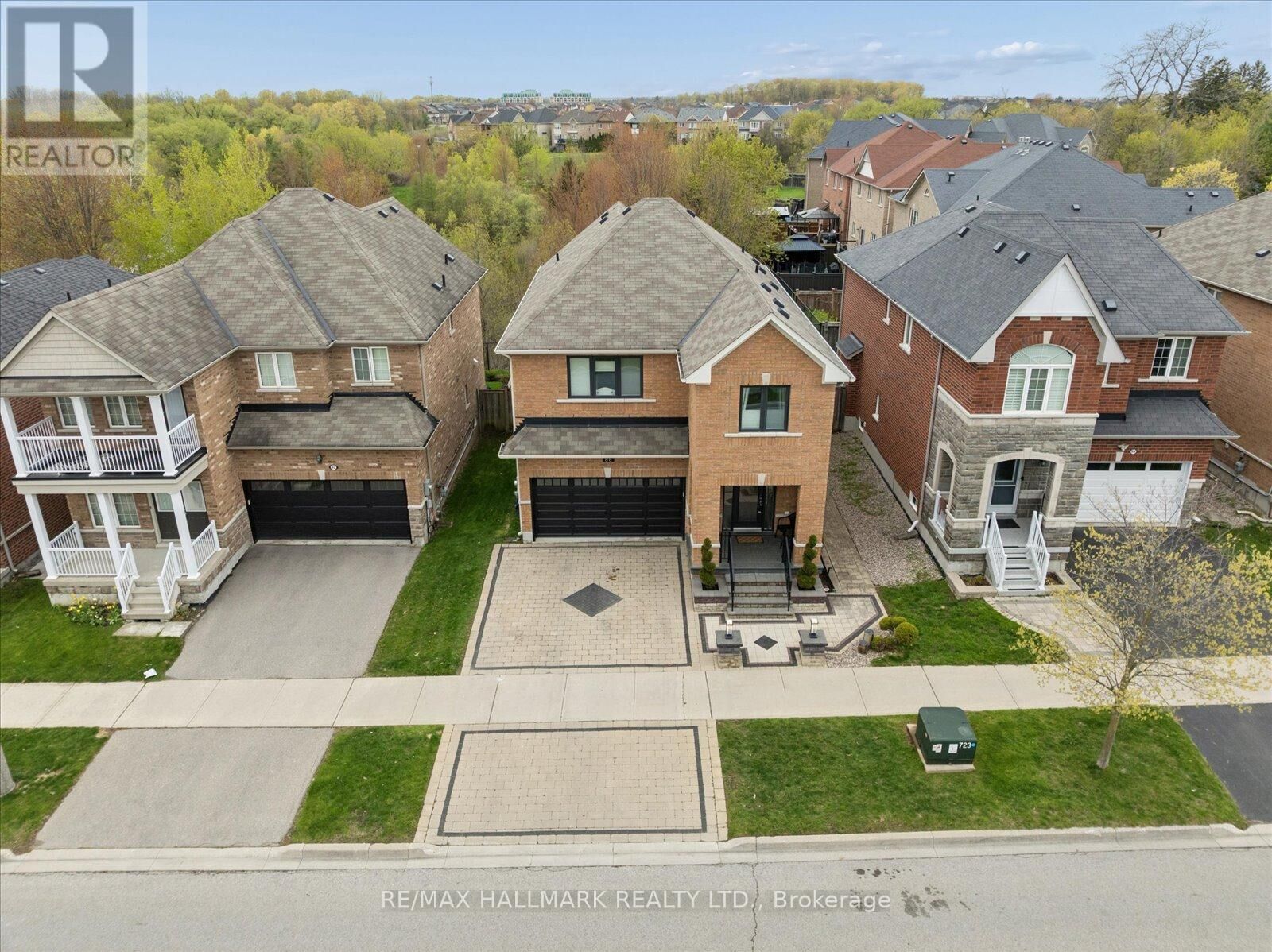 Property Photo:  88 Byers Pond Way  ON L4A 0M6 